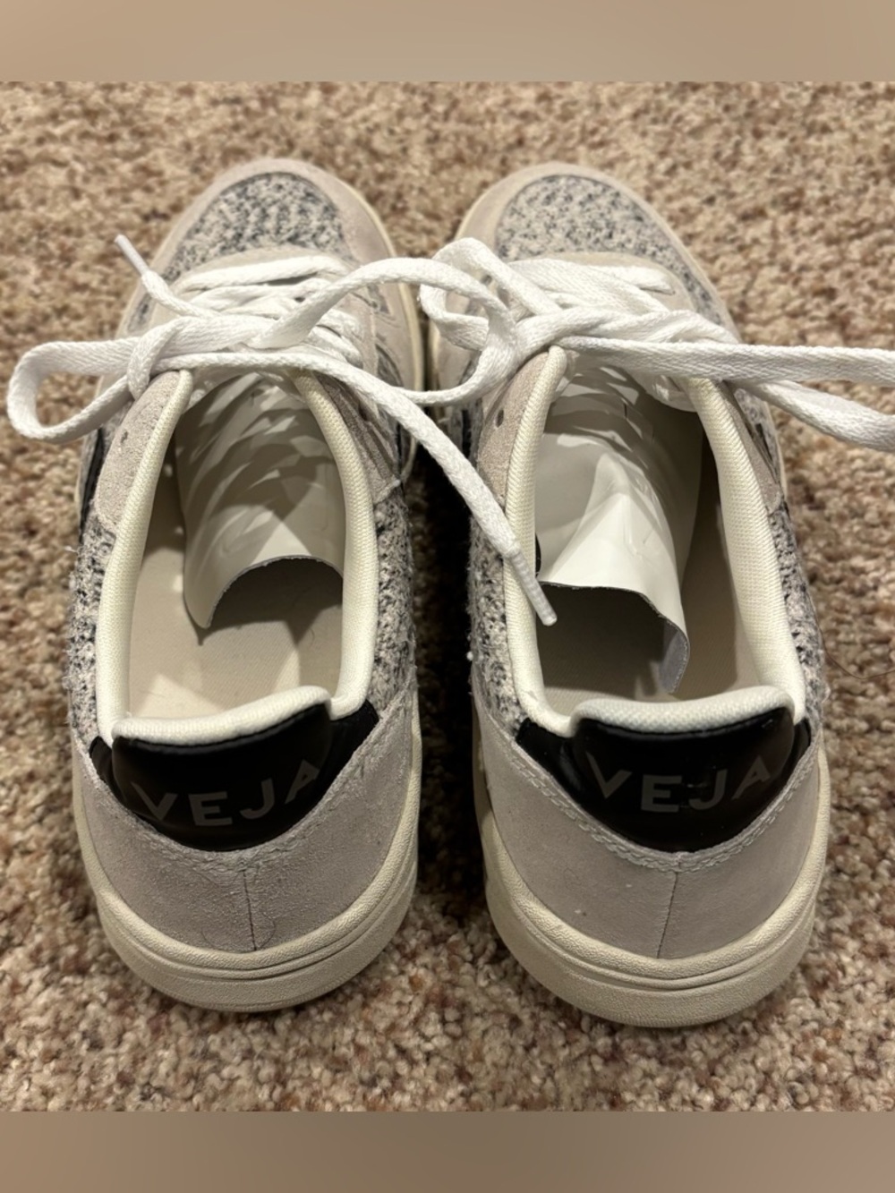 Veja Gray and White Wool Low-Top Sneakers